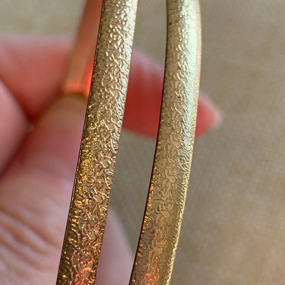 Elegant Etched Gold Tone Hoop Earrings - Picture 3 of 4